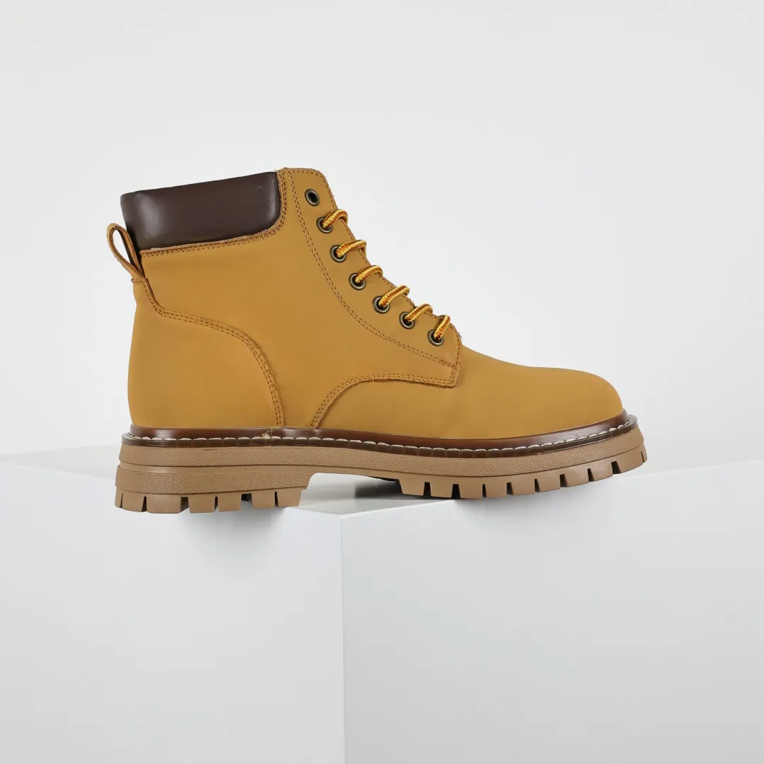 Copywriting price 💰620 Core recommendation Good price Timberland Timberland outdoor high-top casual rhubarb boots series #Guangdong Dachang quality Original box original packaging Fashion trend matching The fabric is made of Italian top-grade frosted fine-grained cowhide with anti-odor and anti-corrosion genuine leather latex insoles. The outsole and hardware are all made from OEM raw materials. The same as the original Goodyear never-open glue process. Good products do not kill pigs. Exclusive launch on the entire network. The quality is unquestionable. The full set of official website unified packaging Give you a perfect wearing experience. High-quality and durable. A must-have for stylish men. Specially designed to treat those who are not handsome. High-quality and first-class foot feel. Specially designed for cold protection and outdoor use this winter. Casual matching for daily use. Size: 38 39 40 41 42 43 44 (leather shoe size)